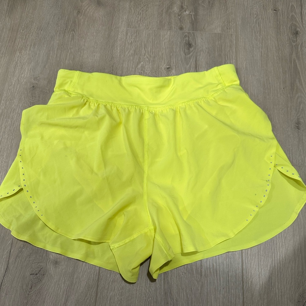 Lululemon Fast and Free HR Short Size 6 Neon Yellow